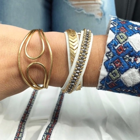 :: Stella & Dot⚜️[GOLD] Fitz Cuff Bracelet - Picture 4 of 8